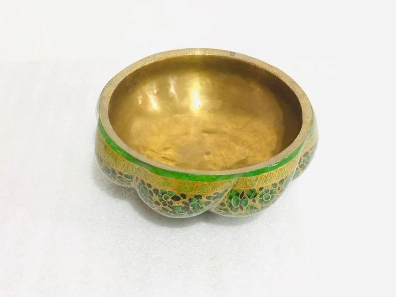 Antique paper mache bowl, paper mache bowl,kashmir paper mache bowl,kashmir bowl,brass bowl,antique brass bowl,hand painted brass bowl,India