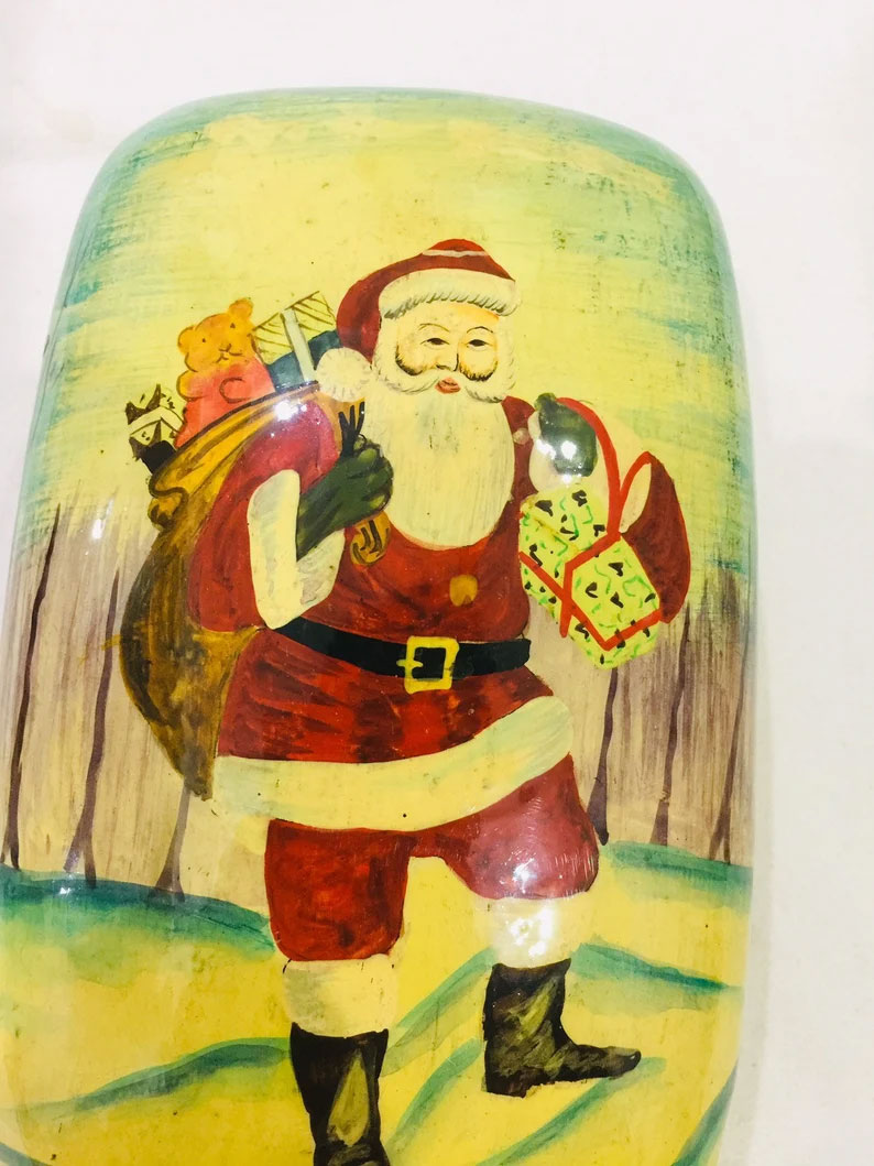 Happy Santa Art,Vintage papermache box Handmade in 1980’s,PaperMache Trinket Box,Hand Made PaperMache Lacquered Jewllery Box Santa Box.